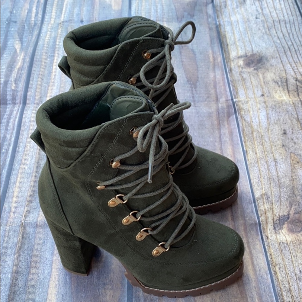 Liliana olive green booties